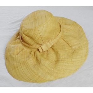 100% Raphia hat made in Madagascar